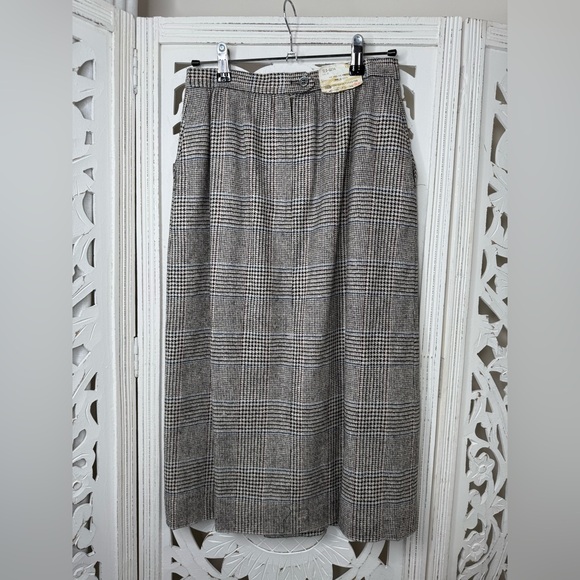 Vintage Gray Plaid Silk & Worsted Wool Skirt - Picture 3 of 9
